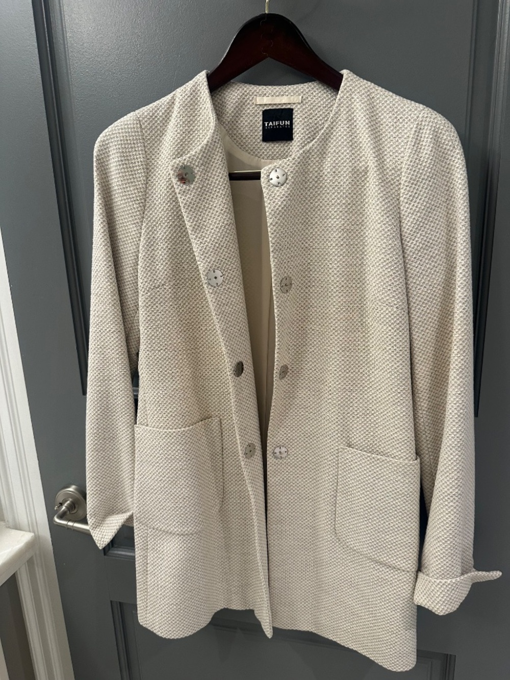 Long Business Jacket - Picture 2 of 3